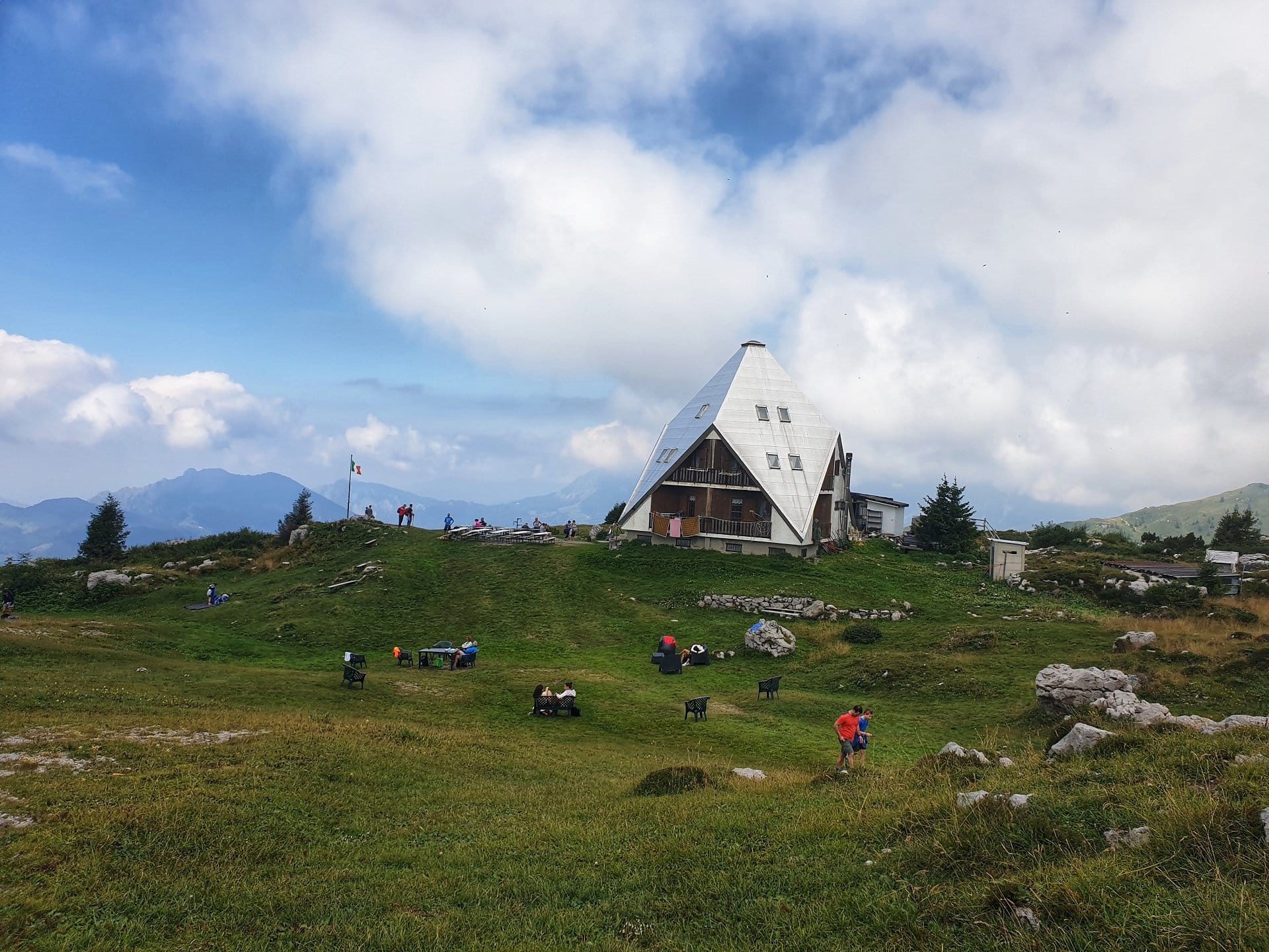 rifugio nicola piani di artavaggio